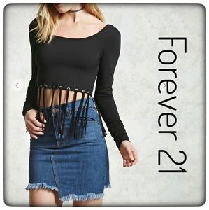 EUC ~ FOREVER 21 Raw Frayed Hem Denim Skirt